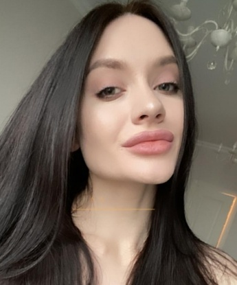 У меня есть все, чтобы сделать твои самые сокровенные мечты реальностью. С моими услугами ты окунешься в мир наслаждения и страсти. Позволь мне показать тебе всю мою экспертизу в искусстве удовлетворения мужчин. Я люблю удовлетворять своих клиентов и делать все возможное, чтобы они остались довольными. Мои фото 100% настоящие, и я уверена, что ты будешь приятно удивлен, когда увидишь меня лично. Мои услуги безупречны и сопровождаются только положительными отзывами. Разбуди свои фантазии и доверься мне, чтобы ощутить истинное наслаждение. Запиши мой номер и приготовься к незабываемым моментам в Москве. 💋🌟 7752, 28 лет